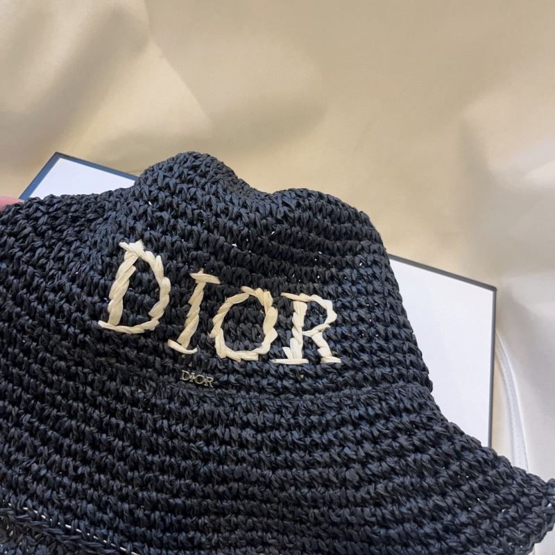 CHRISTIAN DIOR